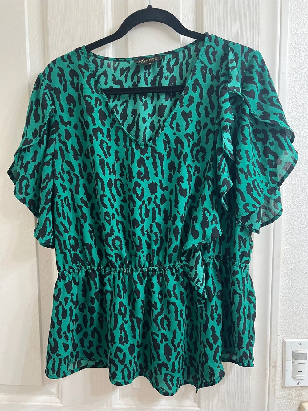 Thalia Sodi Green and Black Leopard Print Flutter Peplum Blouse